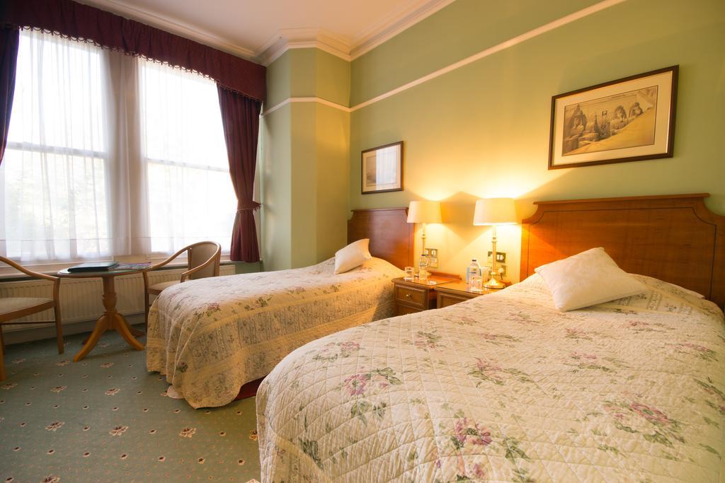 9 Lane 4* Buxton (Derbyshire)